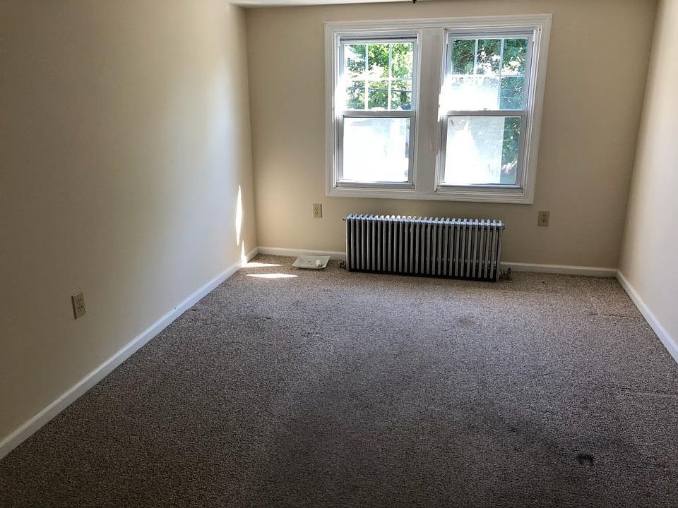 2nd image of 51 South St APT 4