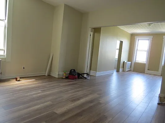 Rented by Capri Jet Realty Corp | media 2