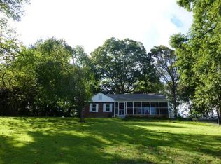 410 Green Hills Dr, Kingsport, TN 37663