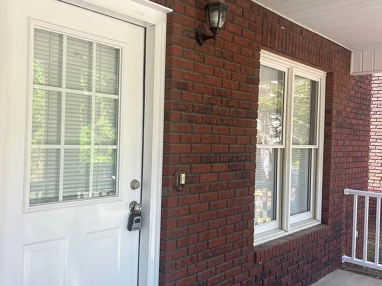 422 Snow St — Photo 20