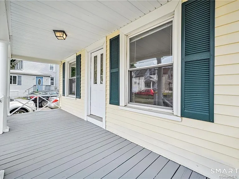 98 Brook St — Photo 3