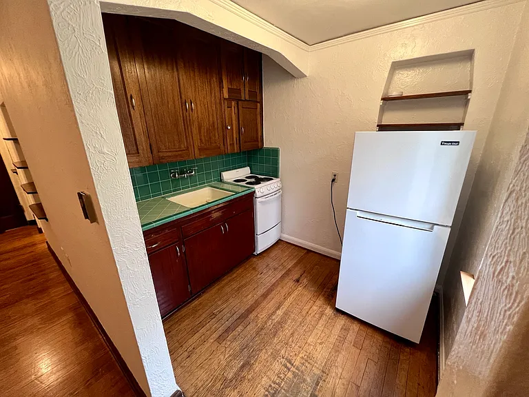 105 Ward St #105 — Photo 5