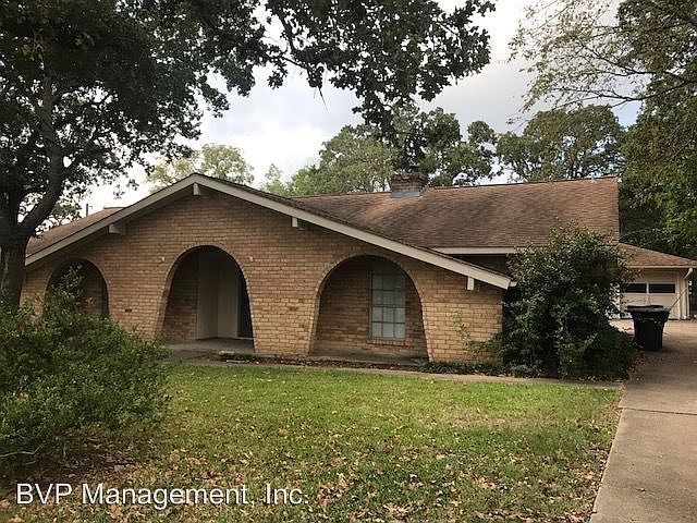 1st image of 1110 Merry Oaks Dr