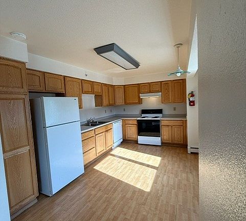 5th image of 8601-03 Peck Ave #3