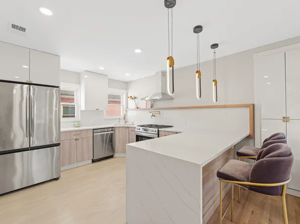 312 Garfield Avenue image 5 of 24