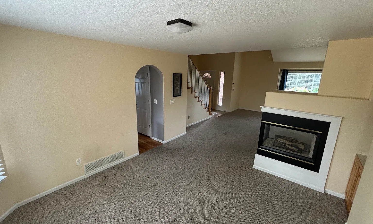 4 bed, 3.5 bath, 2910 sqft, $2,900 — Photo 4