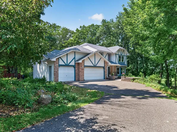 1901 Bloom Ct, Lino Lakes, MN 55038