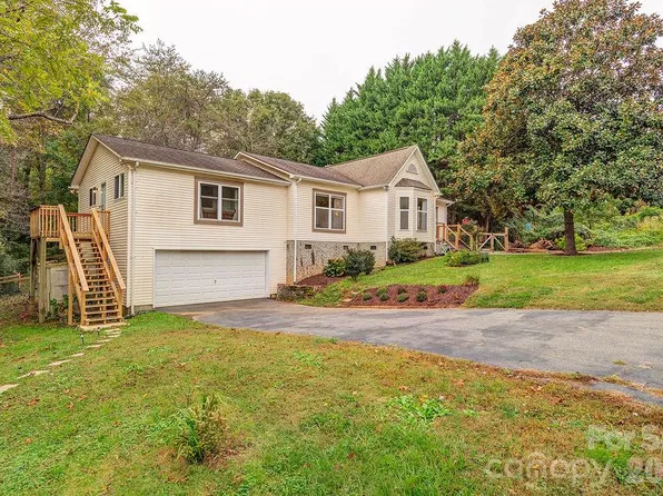 5 Parkway Creek Dr, Asheville, NC 28803