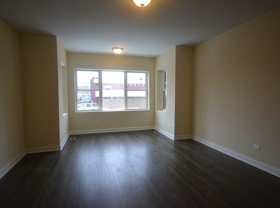 3rd image of 4867 N Elston Ave #2