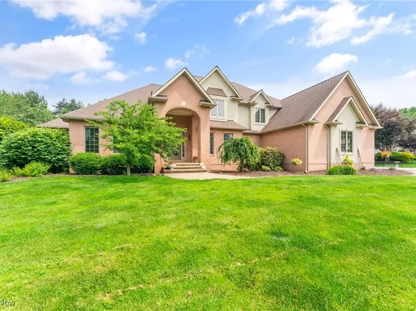 8905 South St SE, Warren, OH 44484