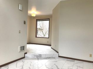 629 Daley St APT 9, Edmonds, WA 98020