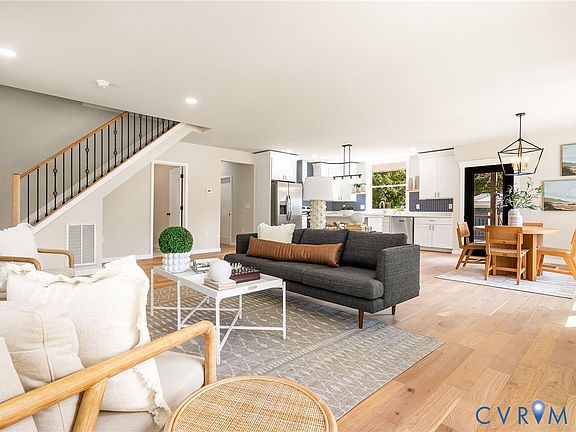 4th image of 10601 Beaver Bridge Rd