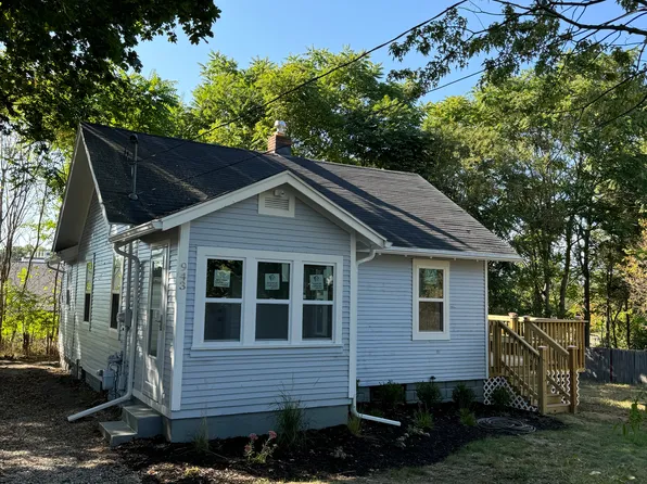 943 Benjamin Ave NE, Grand Rapids, MI 49503