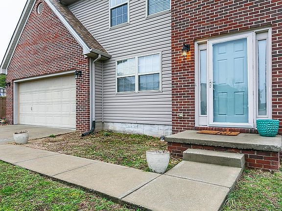 3rd image of 116 Merrimac Ct