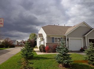 3033 Impressions Dr, Lake In The Hills, IL 60156