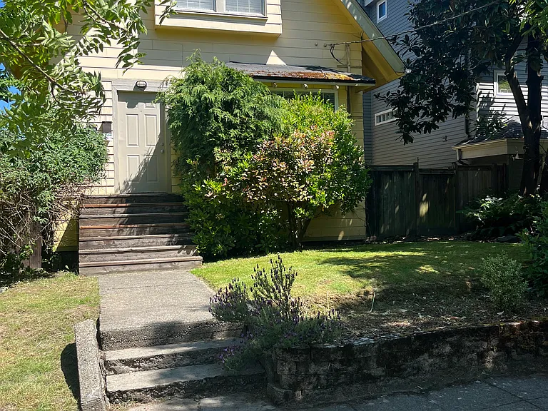 1114 27th Ave — Photo 1