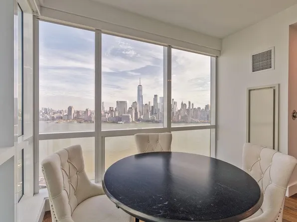 77 Hudson Street image 1 of 33