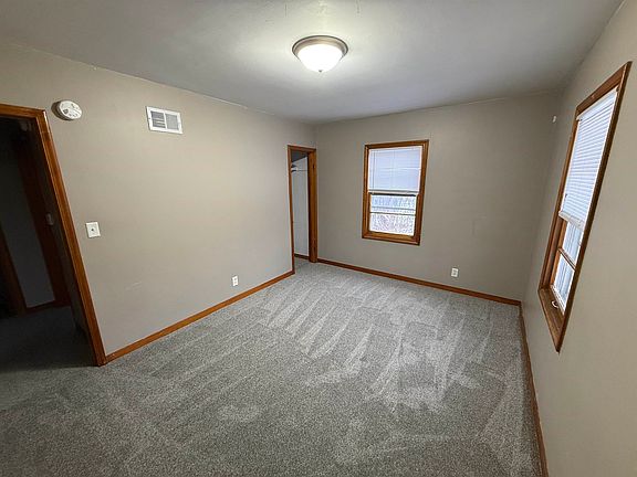 4th image of 1304 W Prospect Ave