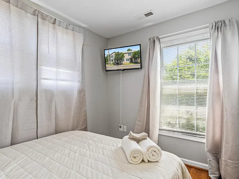 915 Lafayette Blvd #B — Photo 22