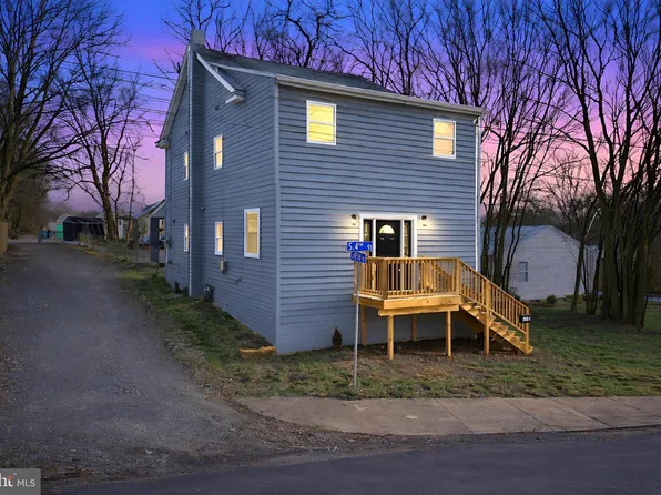 357 S 4th St, Steelton, PA 17113