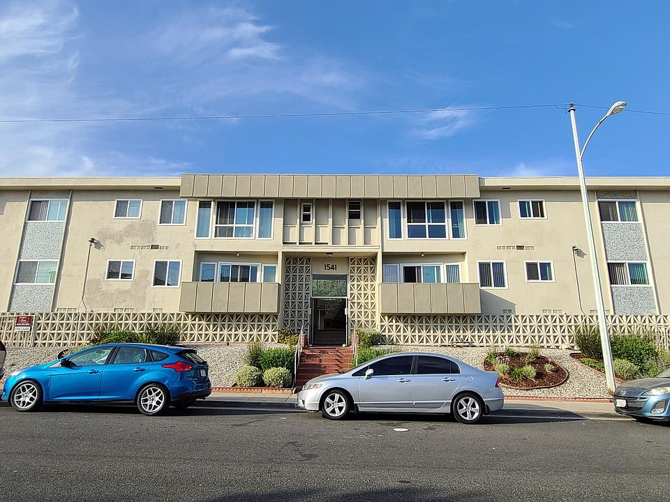 1st image of 1541 College View Dr APT 4