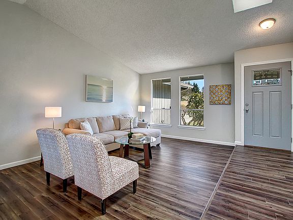 3rd image of 15804 20th Avenue Ct E