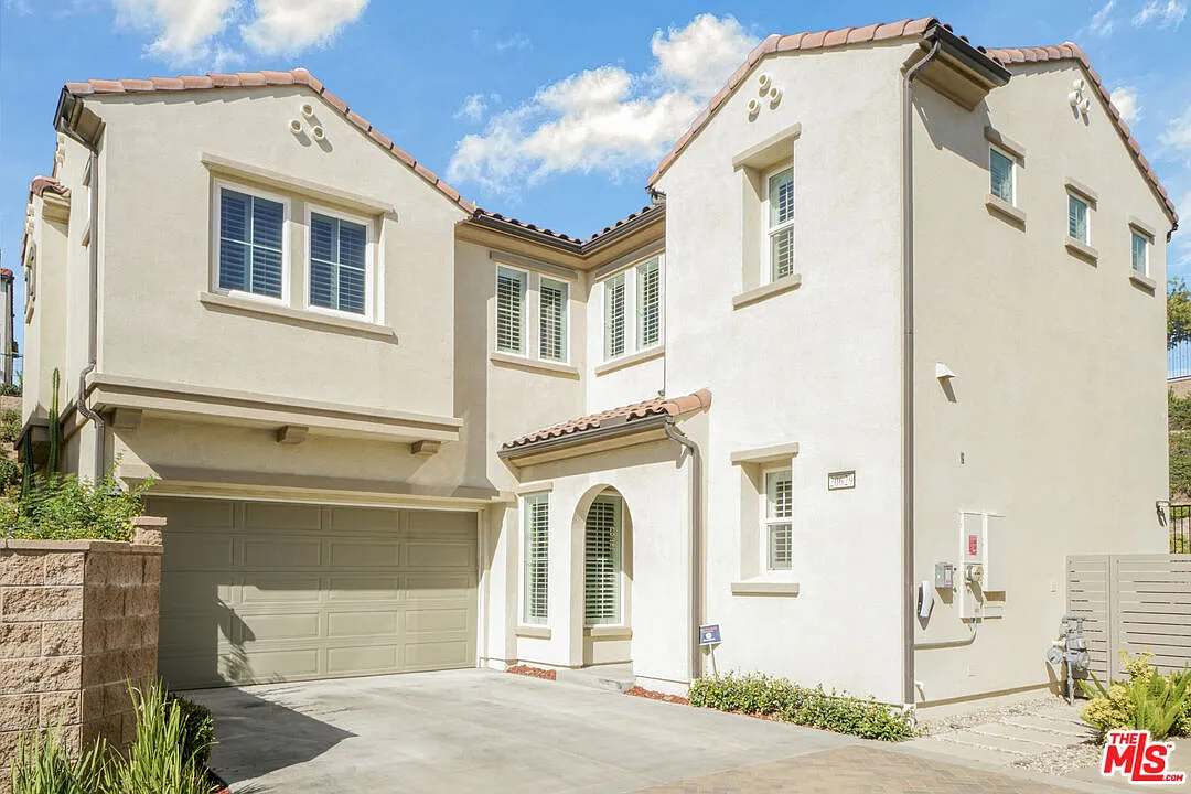 4 bed, 3.0 bath, 2189 sqft, $7,800 — Photo 2