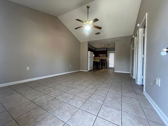 3rd image of 100 Lanier Dr APT 5
