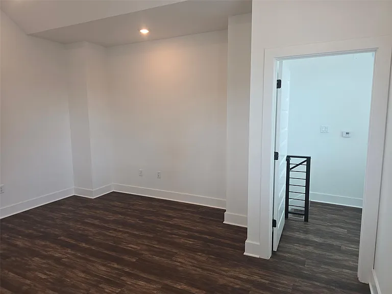 7601 Carver Ave #1 — Photo 6