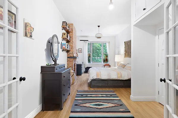 Rented by Compass | media 22