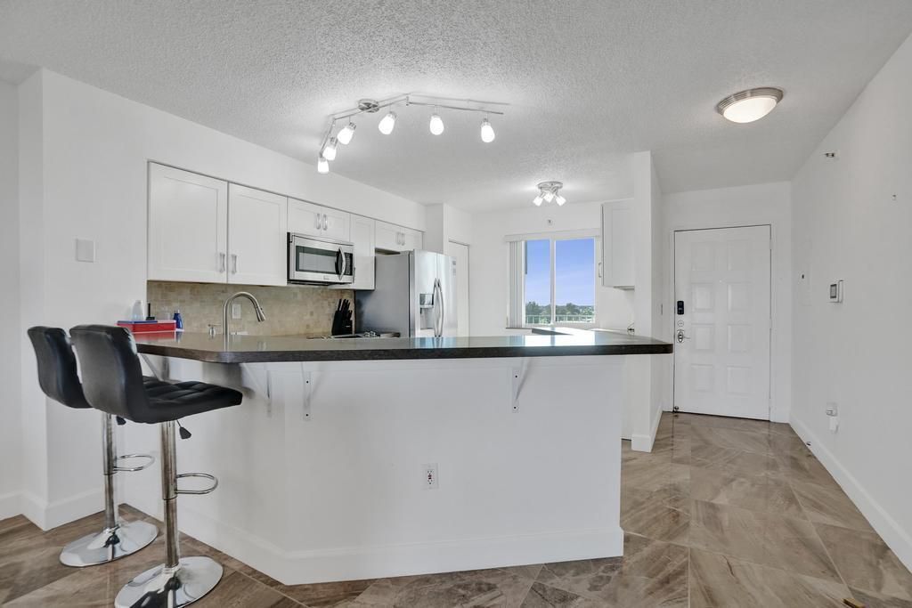 2334 S Cypress Bend Drive #907, photo 2