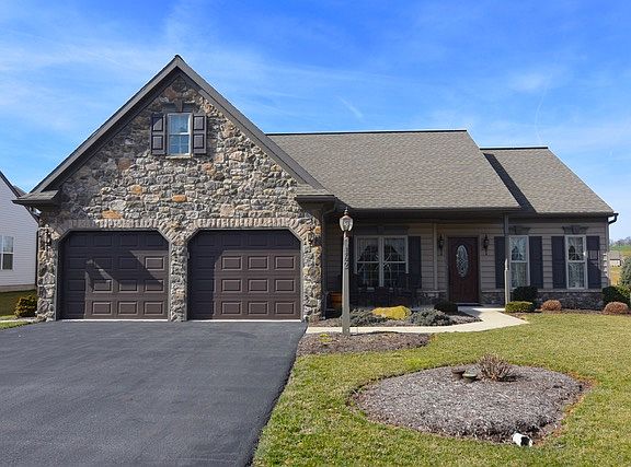 2nd image of 162 Copper Beech Ln