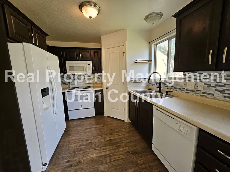 1708 E Ridgefield Rd — Photo 17