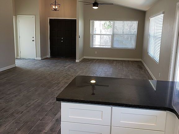 4th image of 2401 W Kiowa Cir