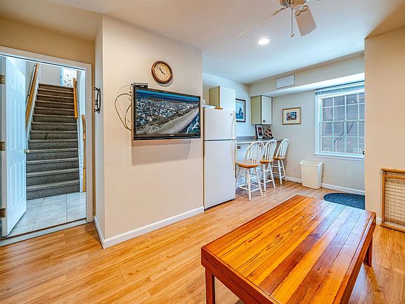 4th image of 123 47th St E #Sea