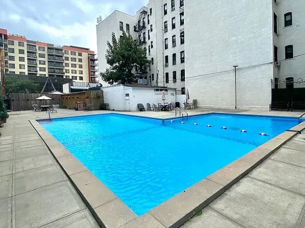 1625 Emmons Avenue image 11 of 15