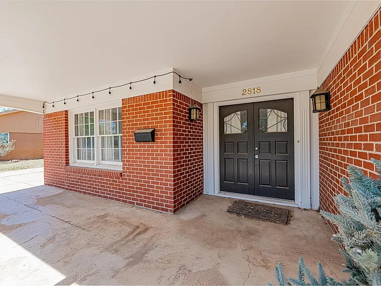 2818 Frontier Dr — Photo 5