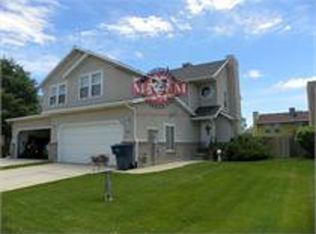 748 E Village Way, Sandy, UT 84094