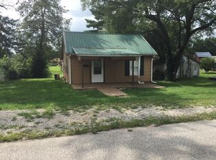 623 S 8th St, Mitchell, IN 47446