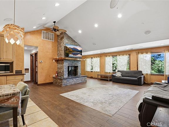 5th image of 40 White Fir Ln