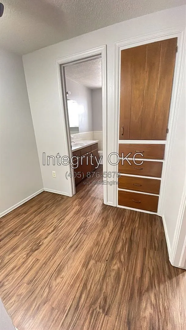 2 bed, 1.5 bath, 1100 sqft, $1,200 — Photo 3
