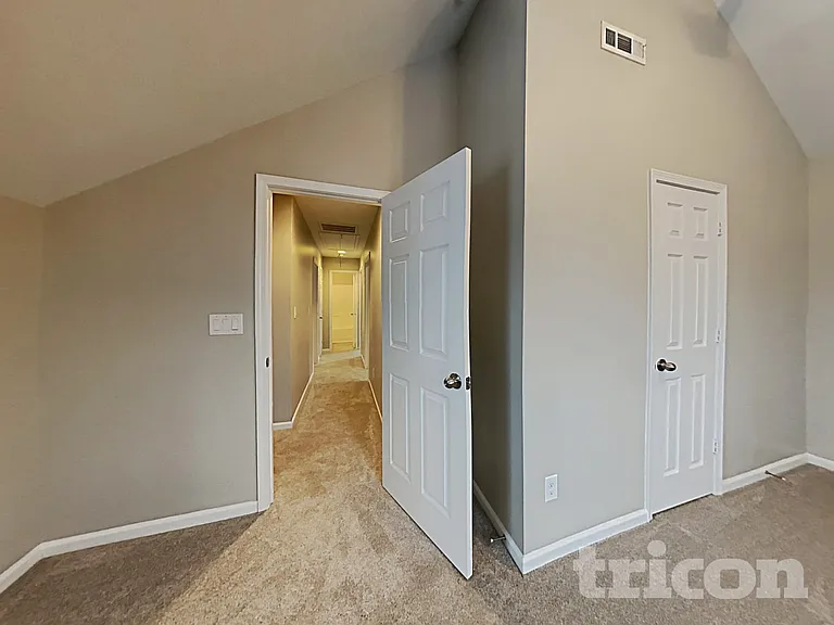 1131 Delander Ln — Photo 14