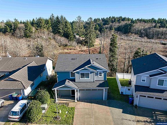 2nd image of 4682 NE Windward Pl
