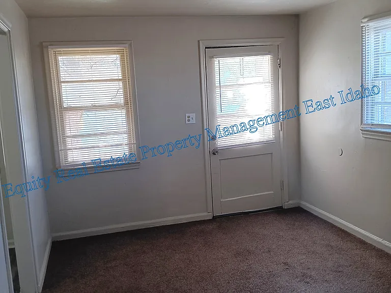 1698 N Garfield Ave — Photo 1