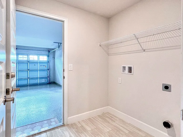5080 Tennessee Lake Dr — Photo 4