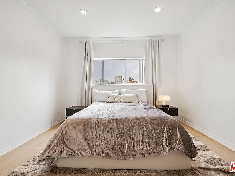 125 Montana Ave #304 — Photo 23