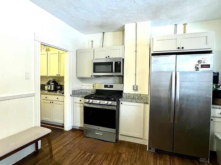 868 Huntington Ave #2 — Photo 2