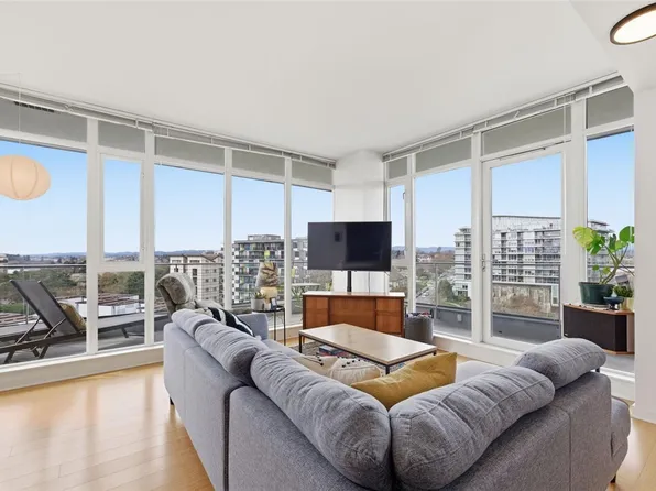 379 Tyee Rd #803, Victoria, BC V9A 0B4