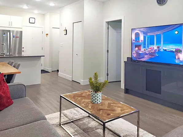 15351 101st Ave #409, Surrey, BC V3R 0G2