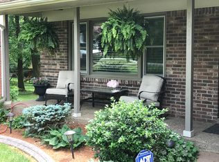 1010 Harmony Landing Rd, Goshen, KY 40026